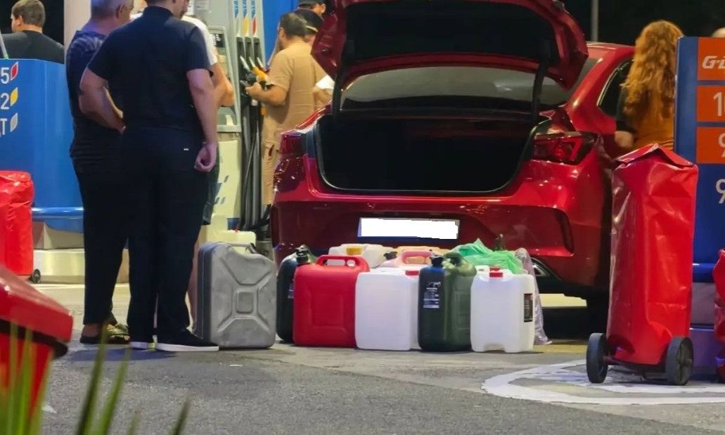 Ρωσία: Επέστρεψαν ουρές και νεύρα στα πρατήρια της Μόσχας εν μεσω ουκρανικών επιθέσεων