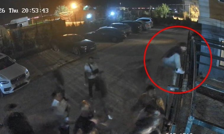 Τουρκία: Πεθερός με 20 άτομα εισβάλλει στο σπίτι του γαμπρού του και τον ξυλοφορτώνουν