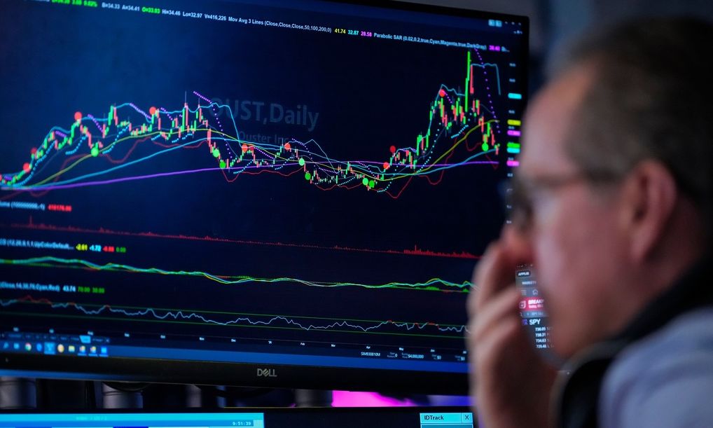 Wall Street: Ισχυρές απώλειες παρά τις παρεμβάσεις Μπέσεντ για τα ομόλογα