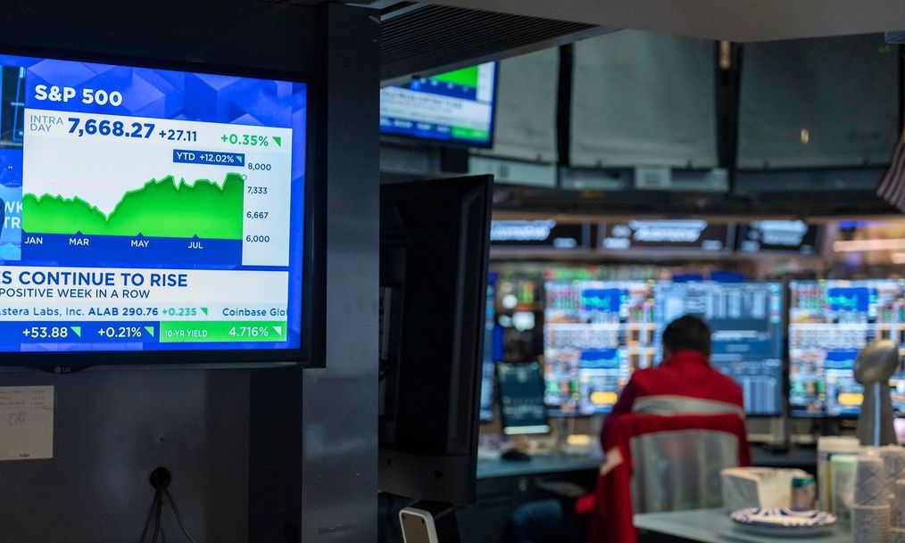 Wall Street: Ανοδος των δεικτών με φόντο αμερικανικά ομόλογα και μείωση τιμών στο πετρέλαιο