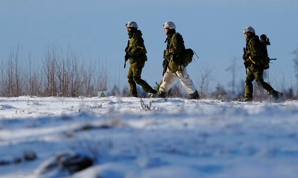 Η Δανία στέλνει  για πρώτη φορά στρατιώτες στη Γροιλανδία καθώς αυξάνονται οι εντάσεις στην Αρκτική