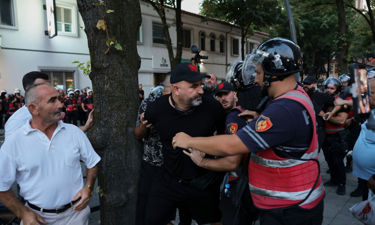 Αλβανία: Επεισόδια έξω από το κοινοβούλιο για το τουριστικό σχέδιο της οικογένειας Τραμπ