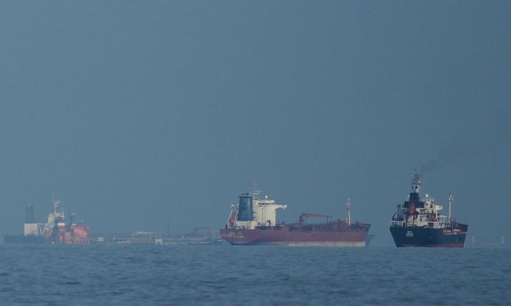 Φρουροί της Επανάστασης: Πλήγμα σε τάνκερ στα Στενά του Ορμούζ - «Επιχείρησε παράνομη διέλευση»