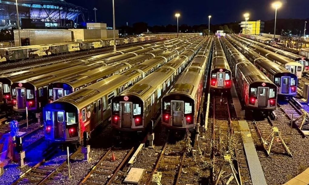Έριξαν 2.500 βαγόνια στον Ατλαντικό: Μετά από 25 χρόνια τα έχουν «καταλάβει» τα ψάρια
