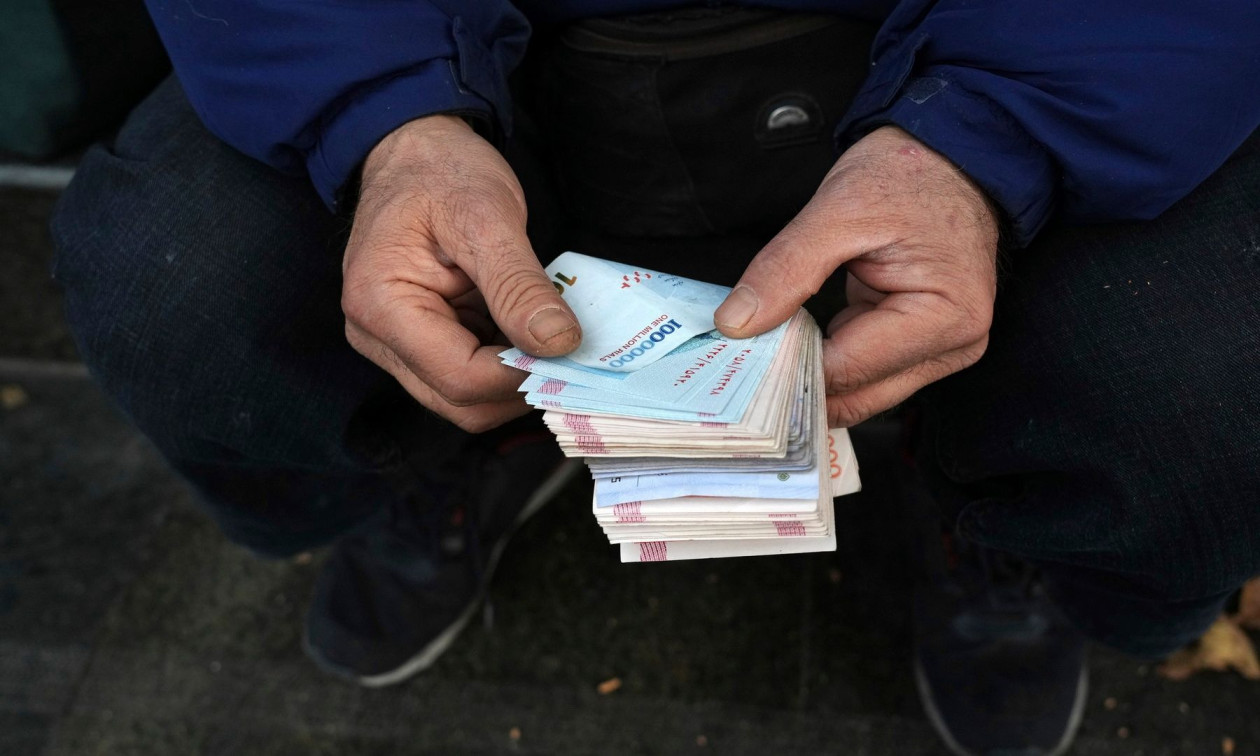 Ο πόλεμος γονατίζει την οικονομία του Ιράν - Πτώση 10,1% στο ΑΕΠ και πληθωρισμός σχεδόν 70%
