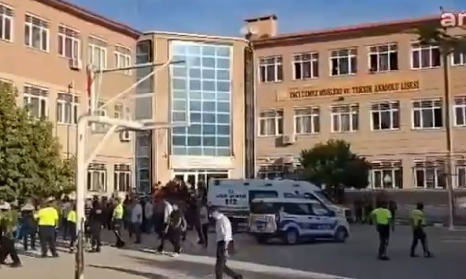 Τουρκία: Πυροβολισμοί έξω από λύκειο στη Μανίσα - Αναφορές για τραυματίες