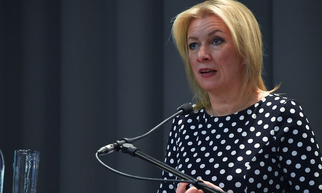 Ζαχάροβα: Η συμπεριφορά του Ζελένσκι υποδηλώνει ότι κάνει χρήση απαγορευμένων ουσιών