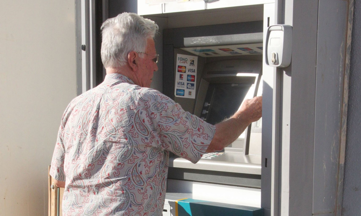 Συντάξεις: Επανυπολογισμός για 37.000 συνταξιούχους - Ποιοι θα λάβουν αυξήσεις έως και 240 ευρώ