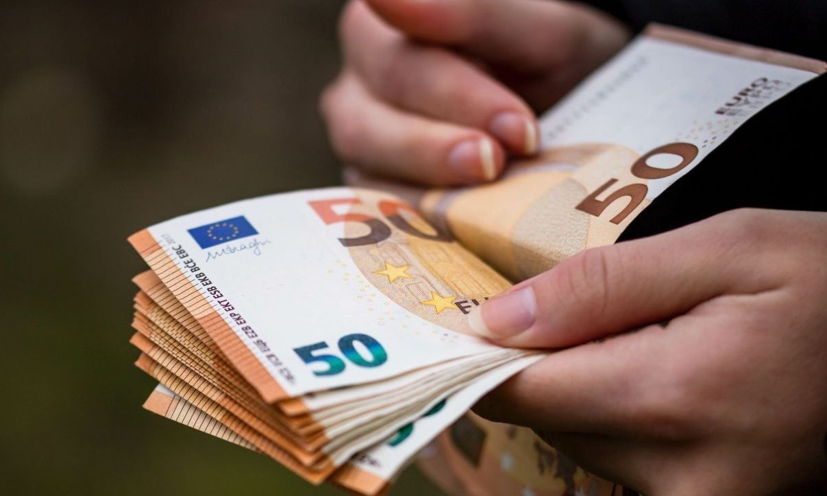 Ειδικό Εποχικό Βοήθημα: Ποιοι είναι οι δικαιούχοι που θα λάβουν από 719 έως 1.438 ευρώ (πίνακας)