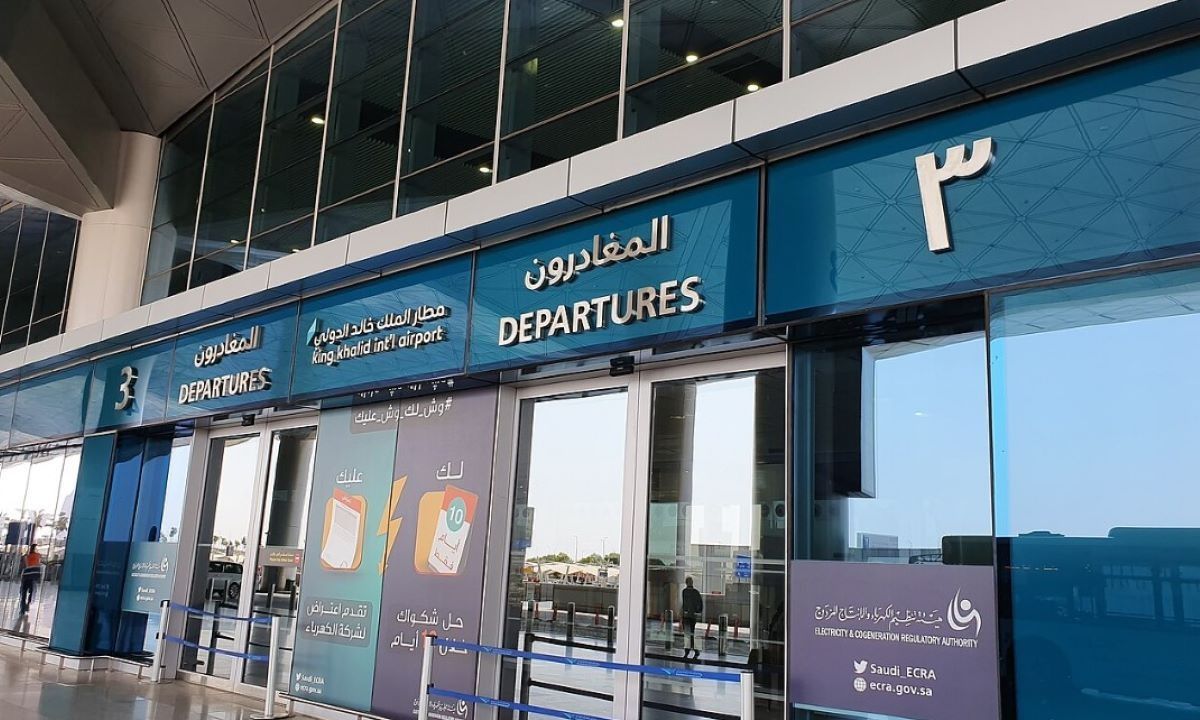 Σαουδική Αραβία: Χτύπησαν με πύραυλο αεροδρόμιο στο Ριάντ - Δεκάδες τραυματίες