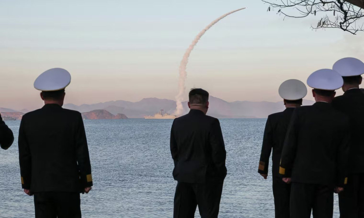 Βόρεια Κορέα: Δοκιμαστικές εκτοξεύσεις στρατηγικών πυραύλων κρουζ από υποβρύχιο