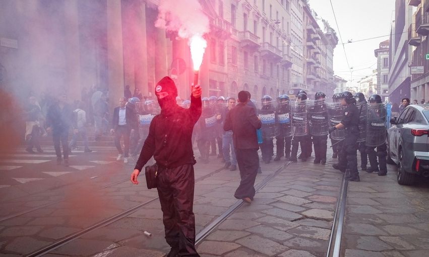 Επεισόδια στο Μιλάνο: Η κυβέρνηση Μελόνι στέλνει τον στρατό- Ποιο είναι το Κίνημα της 17ης Οκτωβρίου