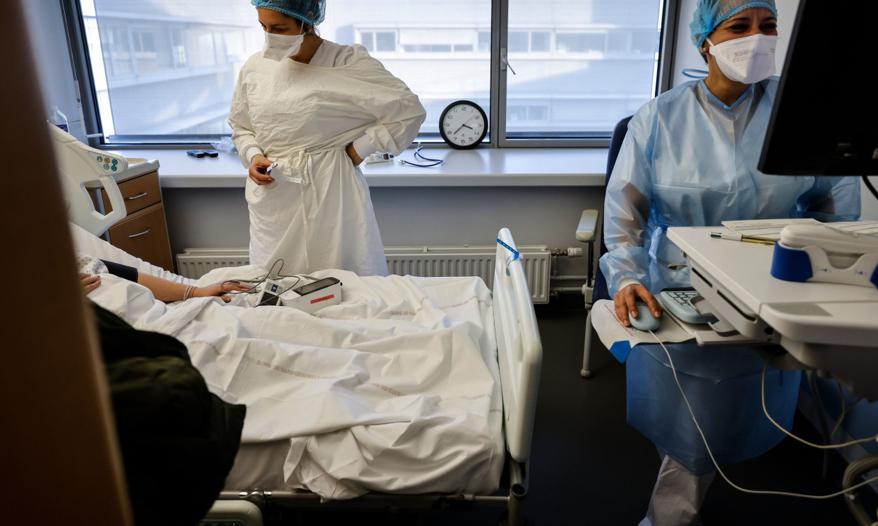 Γαλλία: Πρώτος θάνατος ασθενή από τον ιό Σαμόντα - «Κανένας κίνδυνος του γενικού πληθυσμού»
