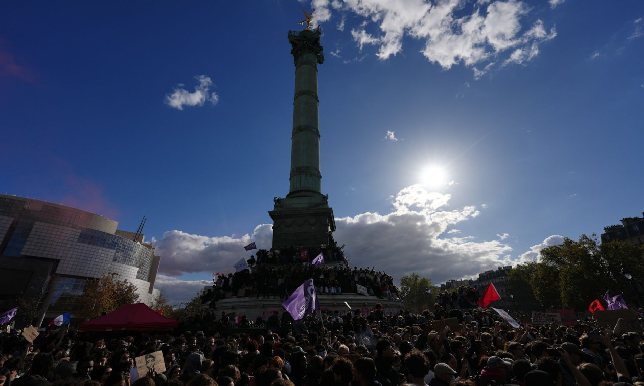 Γαλλία: Πλημμυρίζουν οι δρόμοι από διαδηλωτές - Αλλαγή τοποθεσίας συγκέντρωσης στο Παρίσι