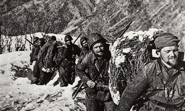 Πριν γίνει ύμνος του '40, ήταν ερωτικό τραγούδι: Η ιστορία πίσω από το «Παιδιά της Ελλάδος παιδιά»