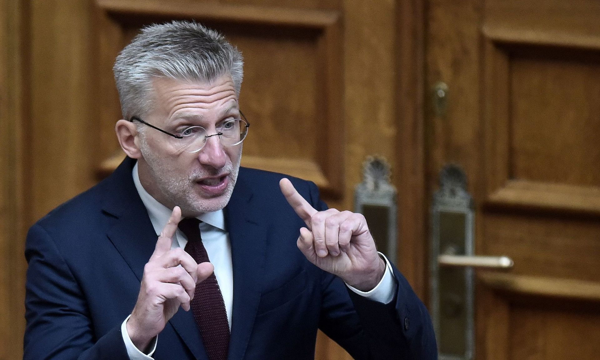 Σκέρτσος για Κωνσταντοπούλου: «Αδίστακτη και βαθιά κυνική, ενδιαφέρεται μόνο για τη λάσπη» - Πώς σχολιάζει ο υπουργός Επικρατείας την επίθεση στη σύζυγό του