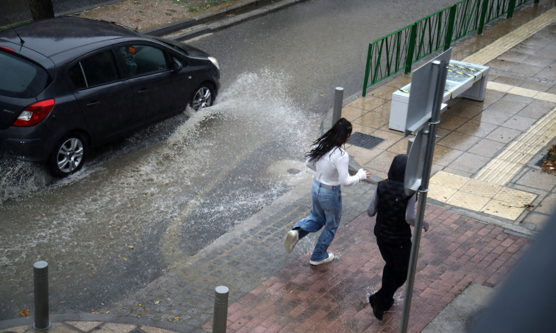 Κακοκαιρία: Επικαιροποιήθηκε το έκτακτο δελτίο της ΕΜΥ - Τσατραφύλλιας:  Η Αττική θα δεχτεί το νερό 30-60 ημερών σε λίγες ώρες 