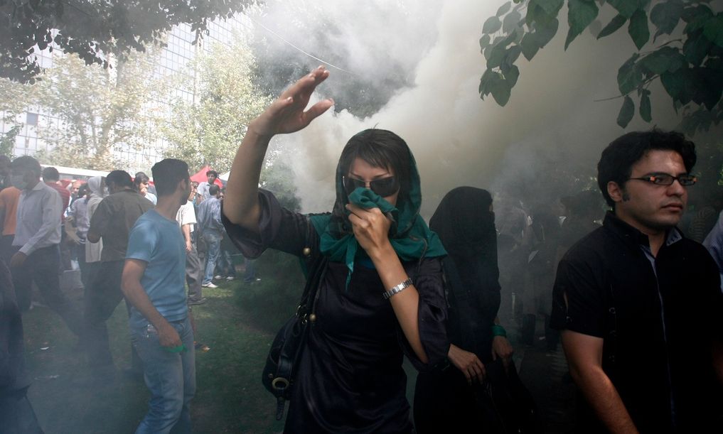 Explainer: Γιατί βυθίζεται στο χάος το Ιράν - Ο ρόλος των ΗΠΑ και το μέλλον του καθεστώτος Χαμενεΐ