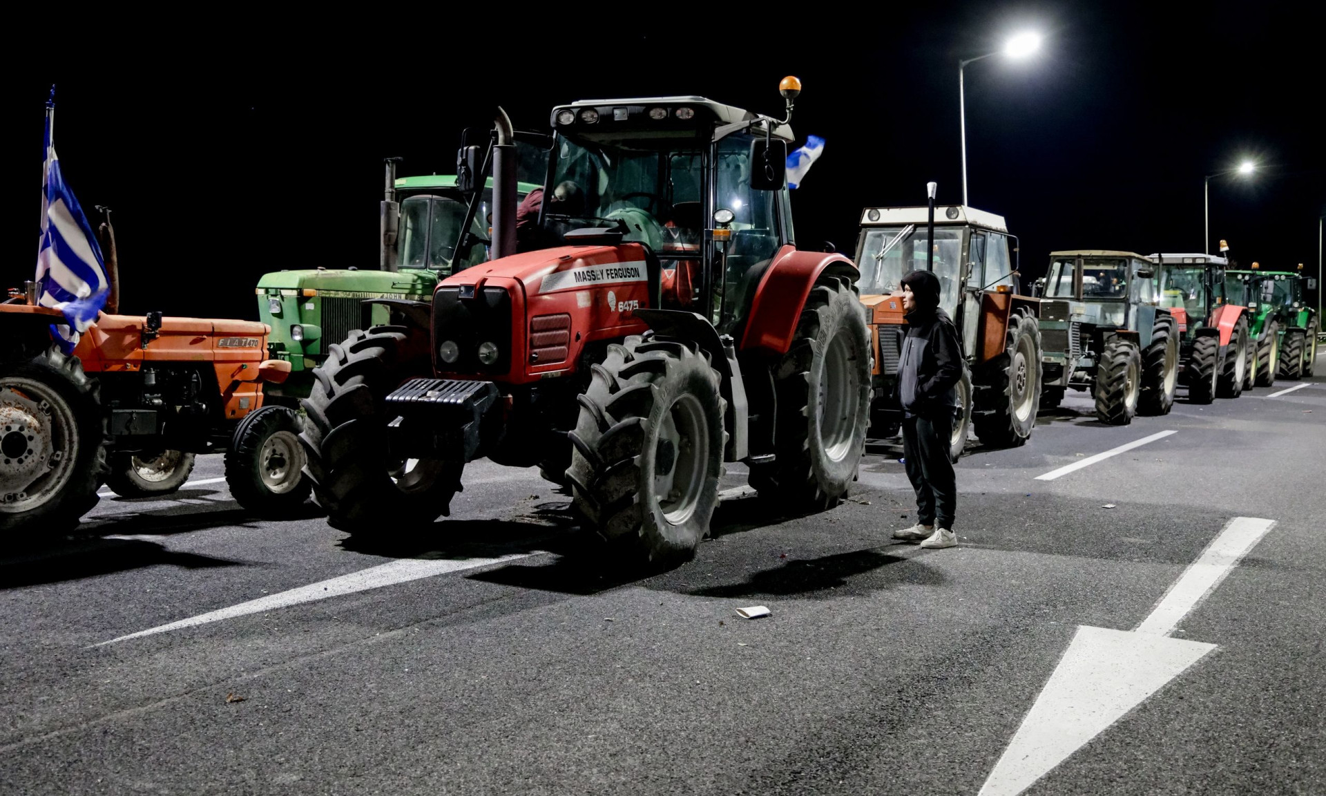 Ώρα μηδέν για τα αγροτικά μπλόκα - Κυβέρνηση: Η συνάντηση στις 15:00 με τον πρωθυπουργό θα γίνει κανονικά - Ποιοι επιλέγουν κλιμάκωση των κινητοποιήσεων