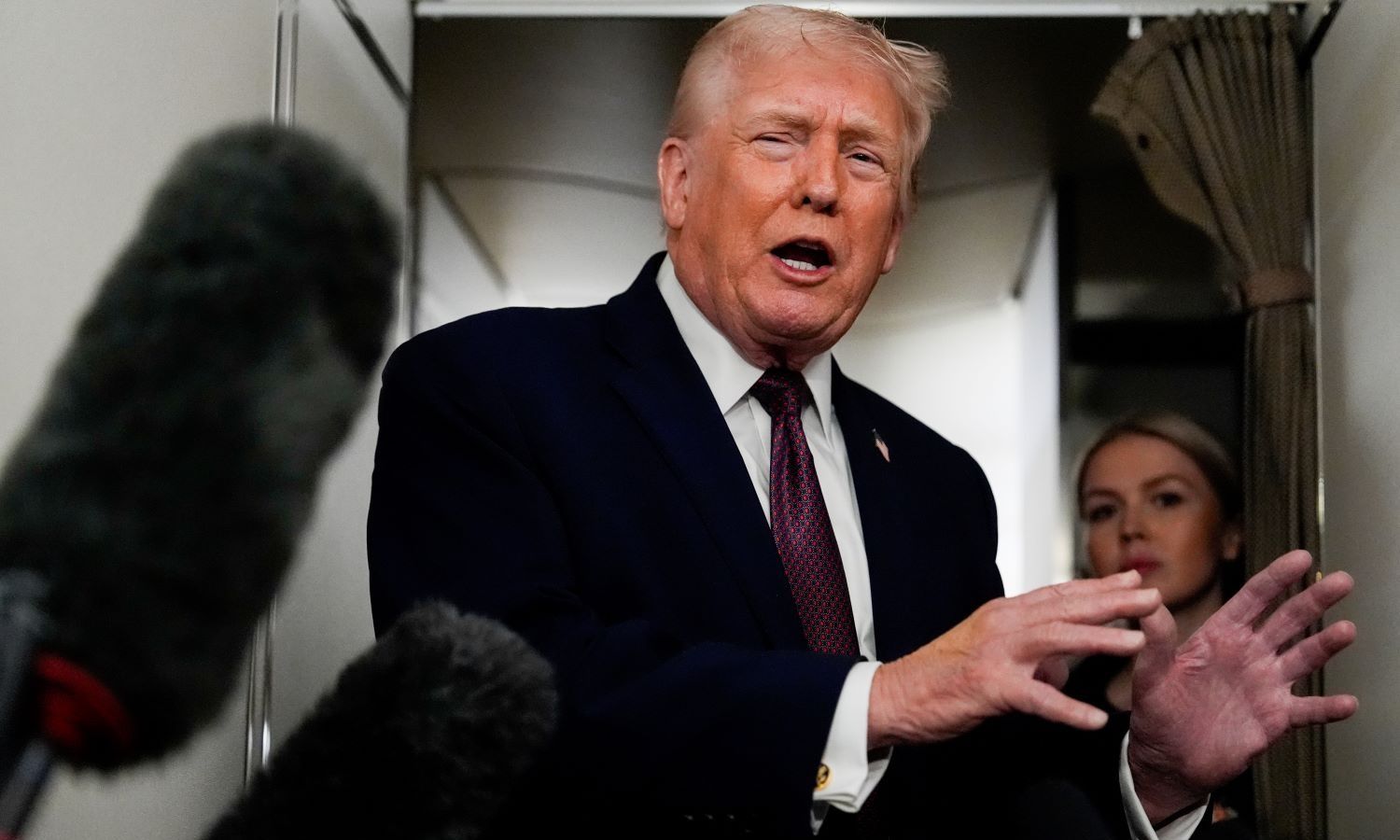 Τραμπ σε Ιρανούς: Συνεχίστε τις διαδηλώσεις - Η βοήθεια είναι καθ' οδόν - «Θα πληρώσουν βαρύ τίμημα»