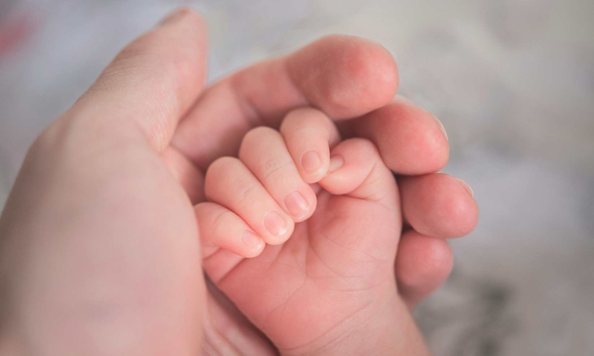 «Θαύμα»: Οι γιατροί του νοσοκομείου Παίδων επανέφεραν νήπιο που είχε πέσει σε σιντριβάνι κι έφτασε στο νοσοκομείο χωρίς τις αισθήσεις του