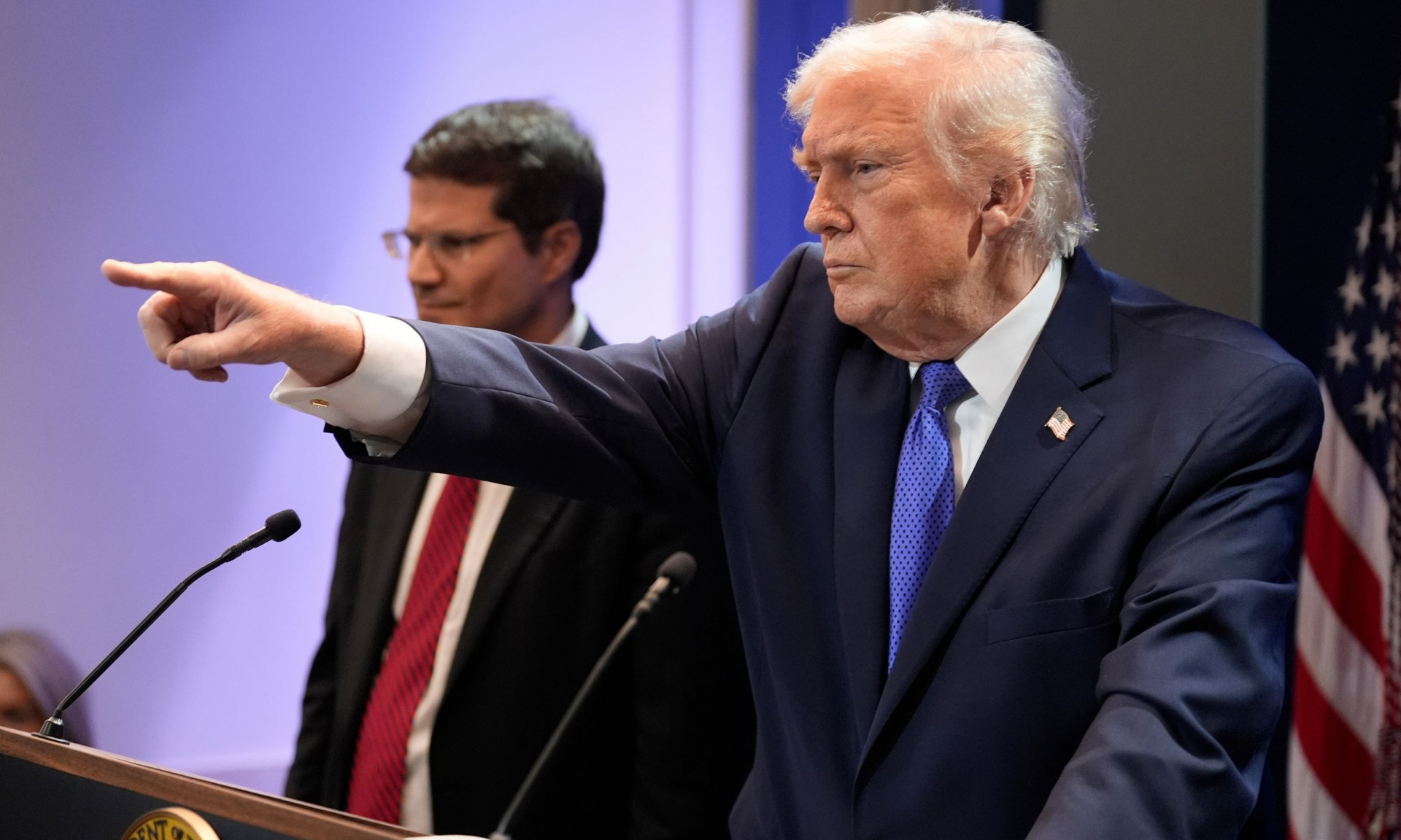 Ανάλυση: Οι δασμοί Τραμπ «ταράζουν» την οικονομία - Θα επιδιώξουν οι κυβερνήσεις «επιστροφές»;