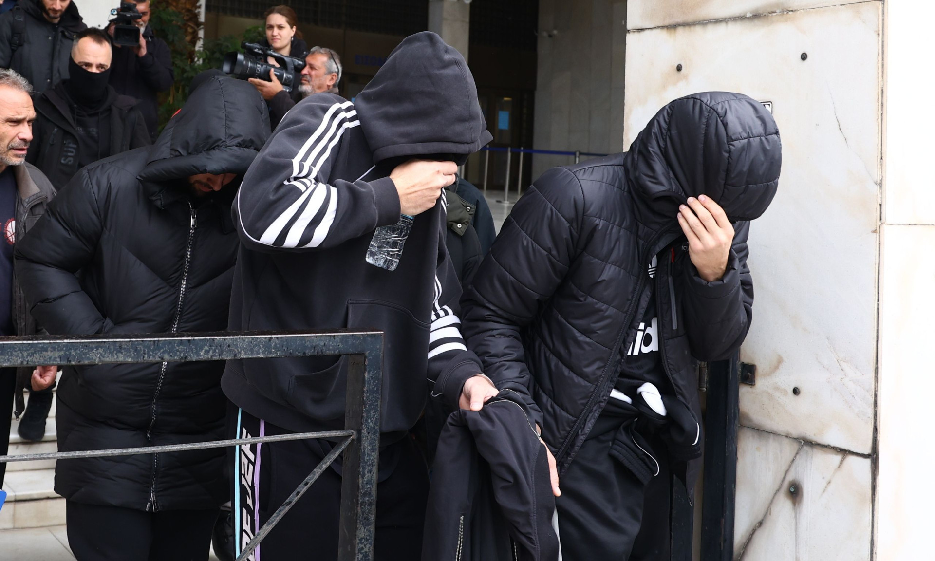 Απάτη σε βάρος του ΕΦΚΑ: Αποκαλυπτικοί διάλογοι των μελών του κυκλώματος με τις εικονικές εταιρείες