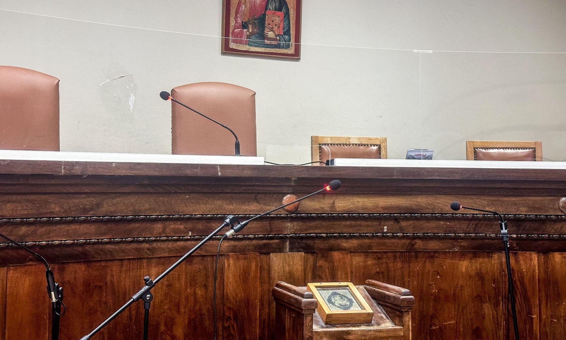 Δεκτή η δήλωση αποχής της προέδρου στη δίκη για τα βίντεο των Τεμπών - Επ’ αόριστον αναβολή