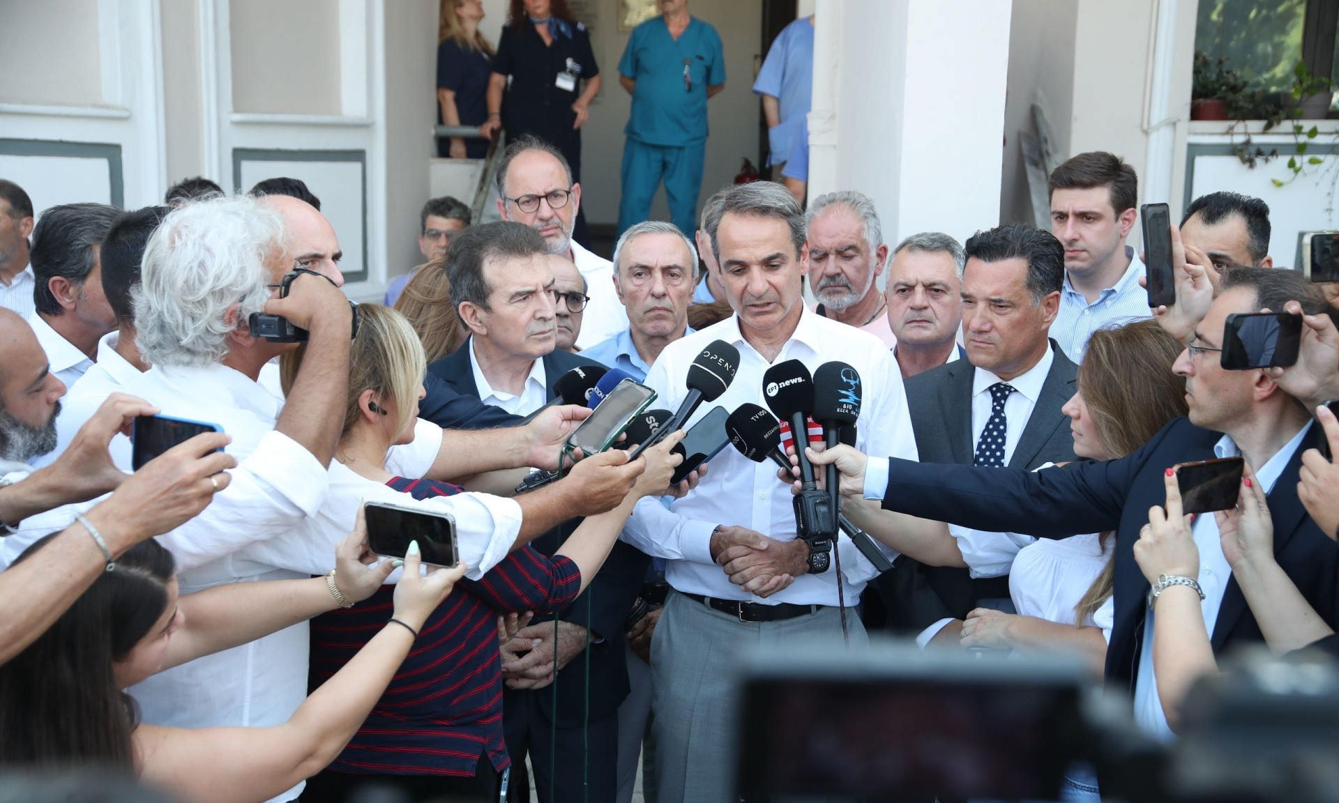 Θεσσαλονίκη: Πέθανε η μητέρα της Αφροδίτης Νέστορα μετά την επίθεση με γκαζάκια στο σπίτι της - Μητσοτάκης: «Καμία ανοχή στο αίμα και τον διχασμό των άκρων»