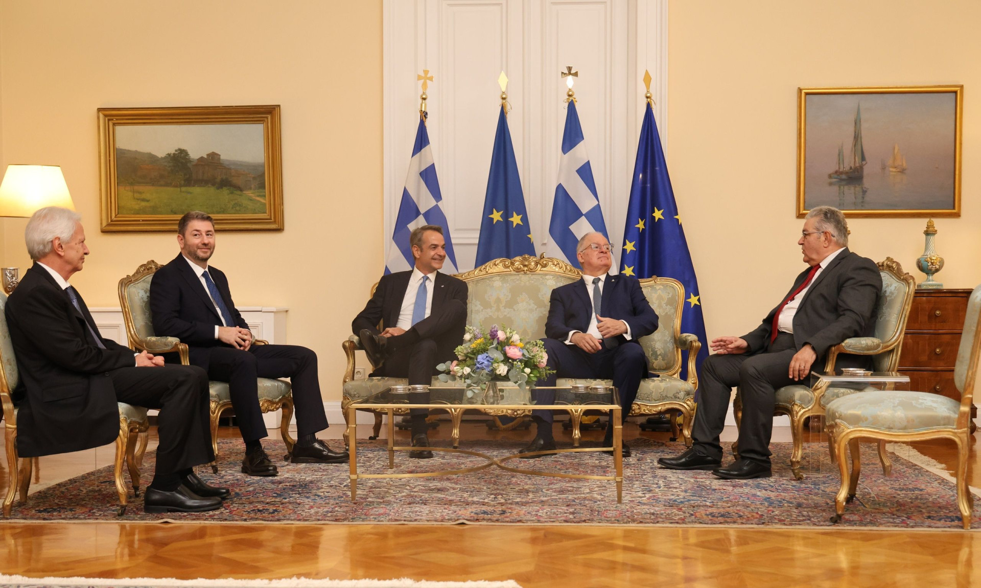Τα παραλειπόμενα στη δεξίωση στο Προεδρικό - Τασούλας: Σοβαρή πιθανότητα για επιστροφή των Γλυπτών του Παρθενώνα - Ο διάλογος Μητσοτάκη με τους πολιτικούς αρχηγούς και τα τέσσερα τιμώμενα πρόσωπα