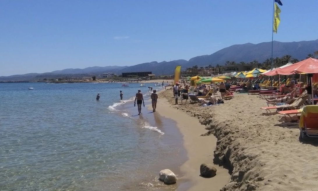 «Παλεύαμε επί 15 λεπτά να την επαναφέρουμε»: Το χρονικό της τραγωδίας με την Ολλανδή που πνίγηκε μπροστά στα παιδιά της, στα Μάλια – Βούτηξε για να βοηθήσει φίλη της