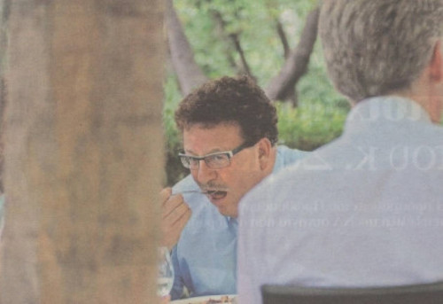 Δείτε τον Φούχτελ να τρώει χταποδάκι (photo)!