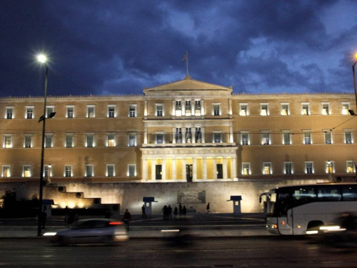 Άρχισαν οι… τούμπες περί «Εθνικής Ενότητας»