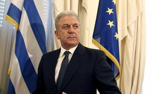 Τα ονόματα που ακούγονται για αντικαταστάτες του Δ. Αβραμόπουλου