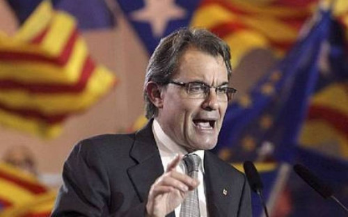 Μόνιμο διάλογο στη Μαδρίτη προτείνει ο Αρτούρ Μας