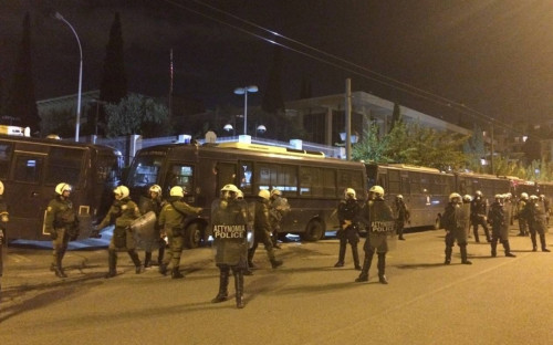 Χημικά και ένταση κοντά στο Χίλτον