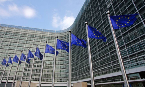 Ικανοποίηση στην Κομισιόν από το κλίμα συναίνεσης στη Βουλή