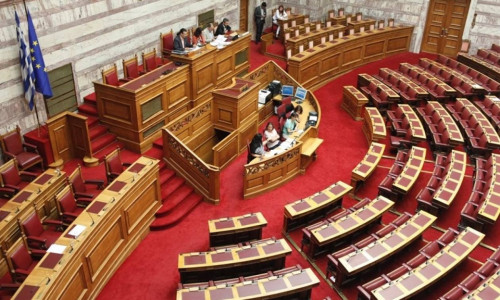Ερώτηση 42 βουλευτών της ΝΔ με επικεφαλής τον Κ. Καραμανλή για τον αφελληνισμό των τραπεζών