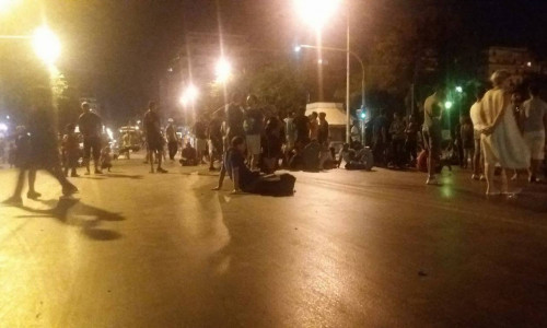 Θεσσαλονίκη: Καθιστική διαμαρτυρία από πρόσφυγες (pics&vid)