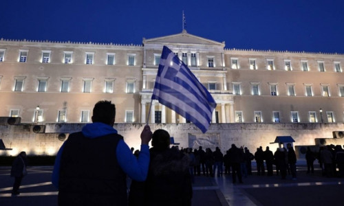 Η κυβέρνηση απλώνει το χέρι για βοήθεια στην… Παγκόσμια Τράπεζα