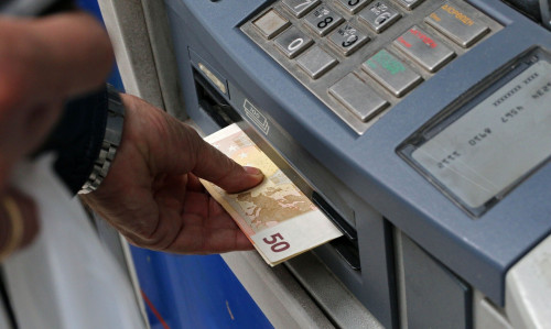 Το πλήκτρο που πρέπει να πατήσετε στο τέλος της ανάληψης στα ΑΤΜ για να αποφύγετε τις απάτες