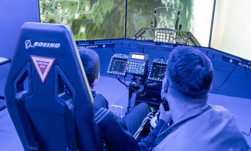 Στο πιλοτήριο ενός F16 οι πολίτες του Δήμου Δάφνης-Υμηττού