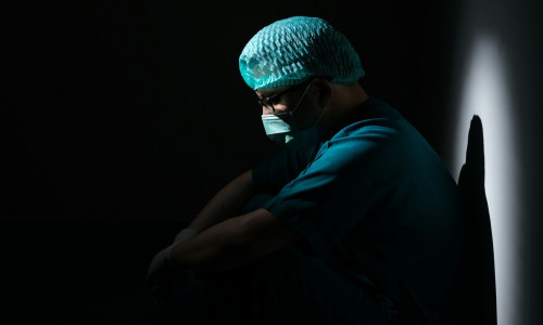 Γερμανία: Στο εδώλιο γιατρός για 15 δολοφονίες ασθενών