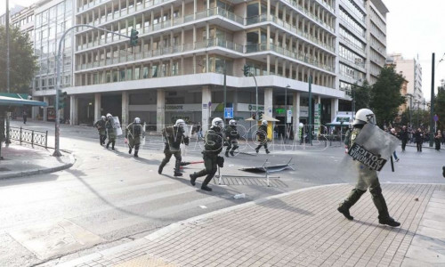 Συγκέντρωση Τέμπη: Δερματολόγος δίνει οδηγίες για το συλλαλητήριο και γίνεται viral