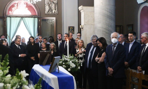 Κηδεία Χρήστου Ροκόφυλλου: Στο Α' Νεκροταφείο Μητσοτάκης, Βενιζέλος, Λαλιώτης και το «όλον ΠΑΣΟΚ»