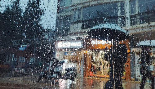 Έρχονται επικίνδυνα καιρικά φαινόμενα - Αναβάθμισε το δελτίο η ΕΜΥ