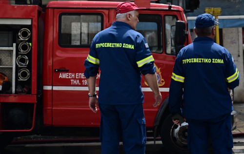 Φωτιά στο υπόγειο πάρκινγκ σε εμπορικό κέντρο στη λεωφόρο Πειραιώς