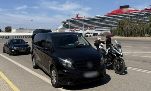 Έλεγχοι της ΕΛΑΣ σε οδηγούς ταξί και οχημάτων μεταφοράς τουριστών- Μια σύλληψη και πολλές παραβάσεις