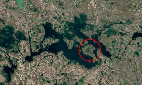 Το παράξενο νησί που «πονοκεφαλιάζει» - Νησί μέσα σε λίμνη σε νησί σε μία λίμνη...