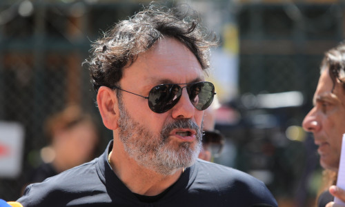 Στάθης Αγγελόπουλος: «Δεν έχω σηκώσει χέρι στην κυρία Κουτσαντώνη»